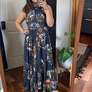 NLW Floral Halter Slit Front Dress. Size‎ S